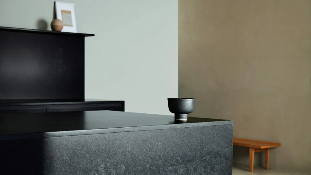 Black Tempal Caesarstone quartz installed countertop