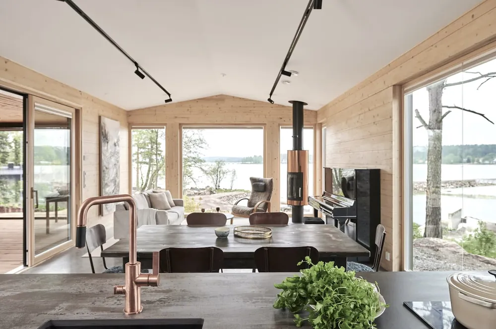 Kira Dekton sintered surface with hardware