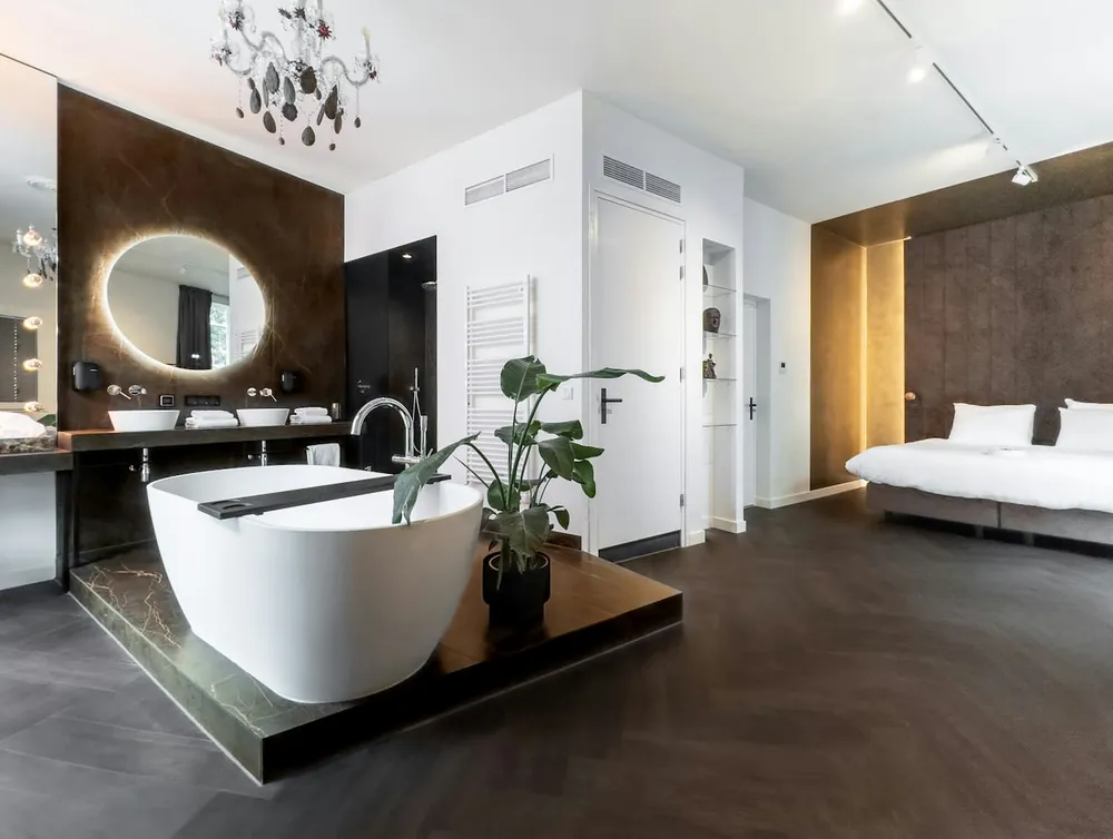 Laurent Dekton sintered surface with hardware