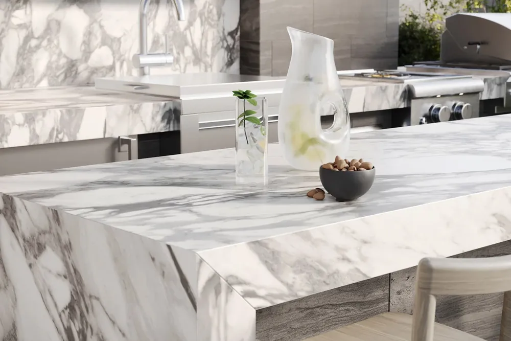 Arabescato Royale LX Hausys viatera quartz with hardware