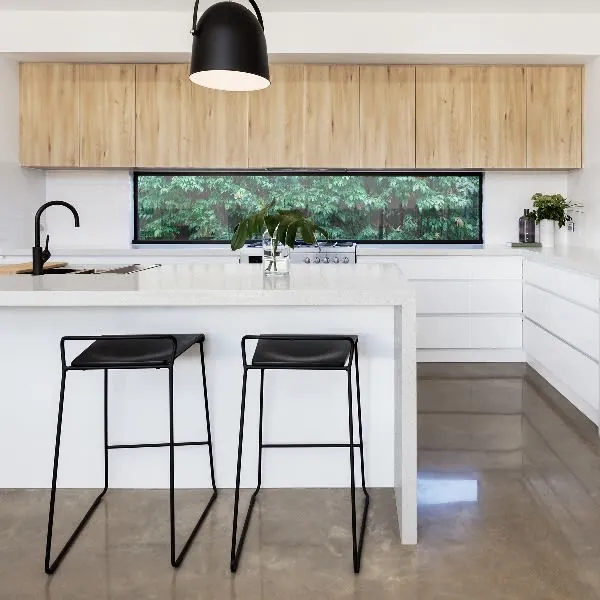 Sugar White LX Hausys viatera quartz with hardware
