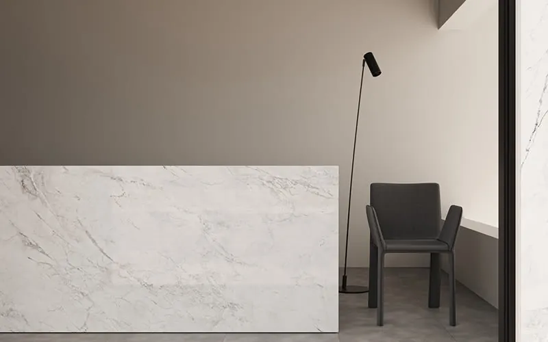 Superior White LX Hausys viatera quartz waterfall edge