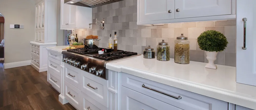 Calacatta Miraggio MSI quartz with hardware