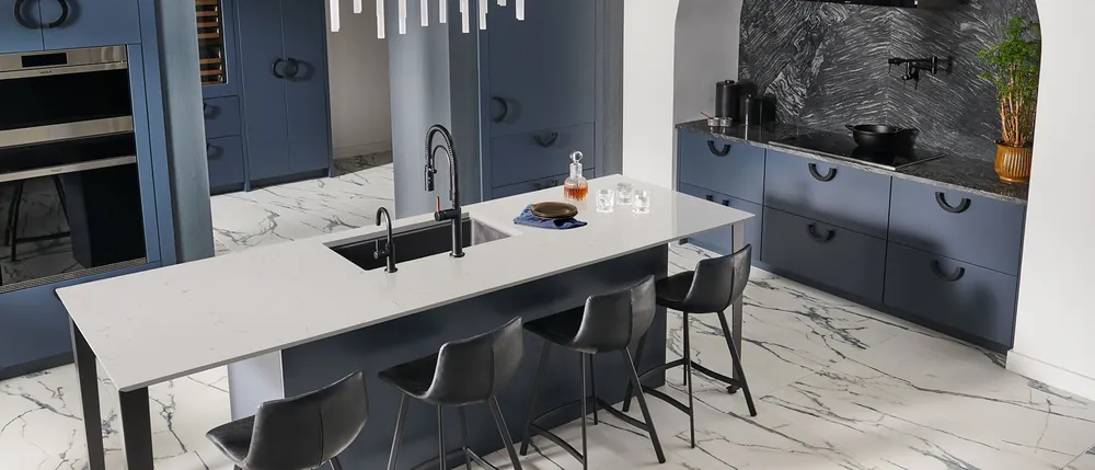 Carrara Trigato MSI quartz with hardware