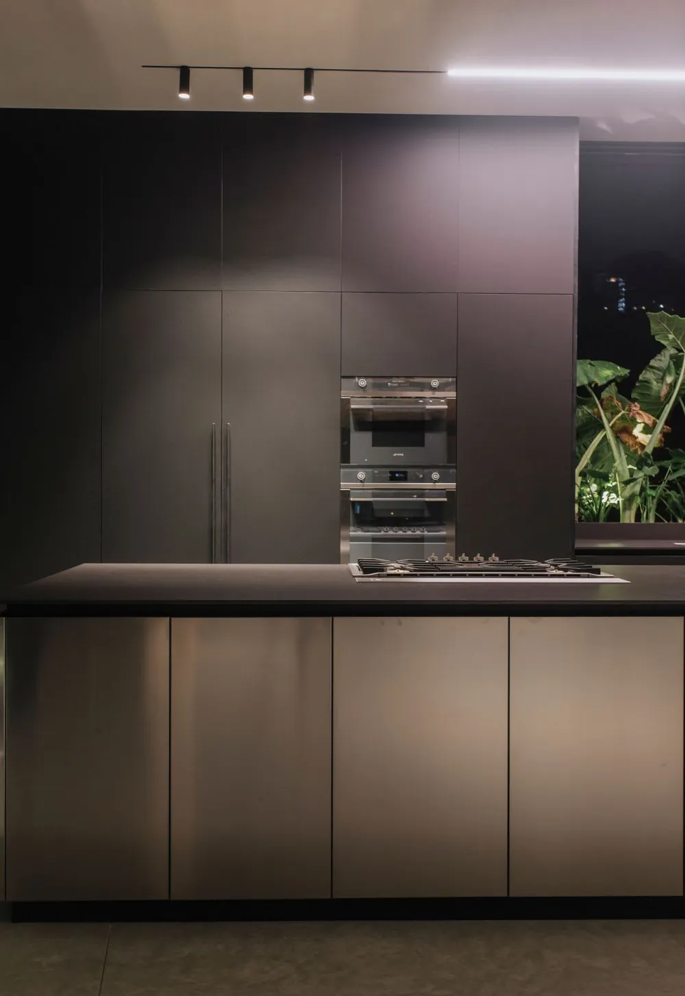 Barro Neolith sintered stone with hardware