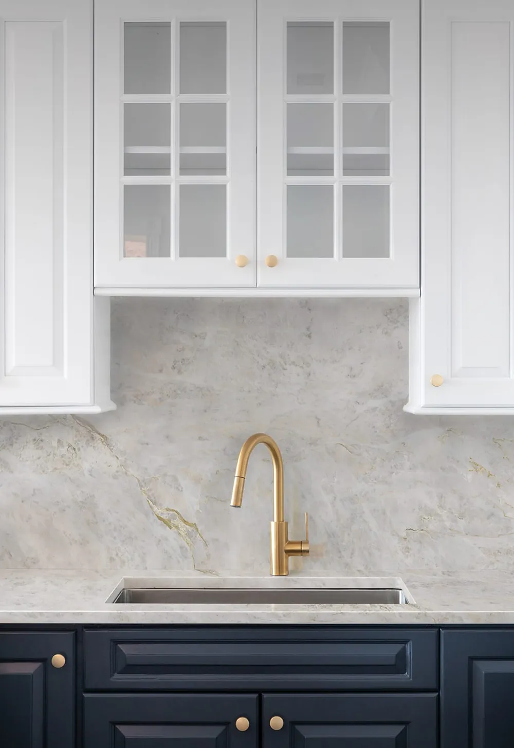 Himalaya Crystal Neolith sintered stone waterfall edge