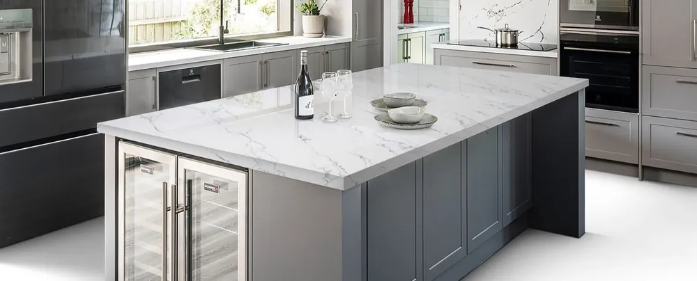 Venatino White detail