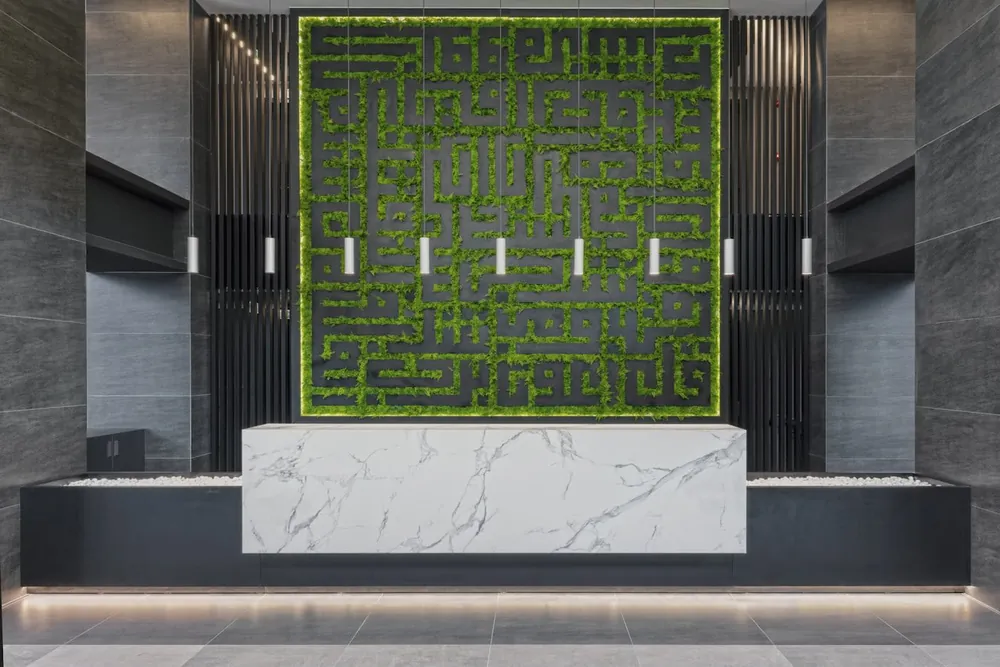 Et Marquina Silestone quartz waterfall edge
