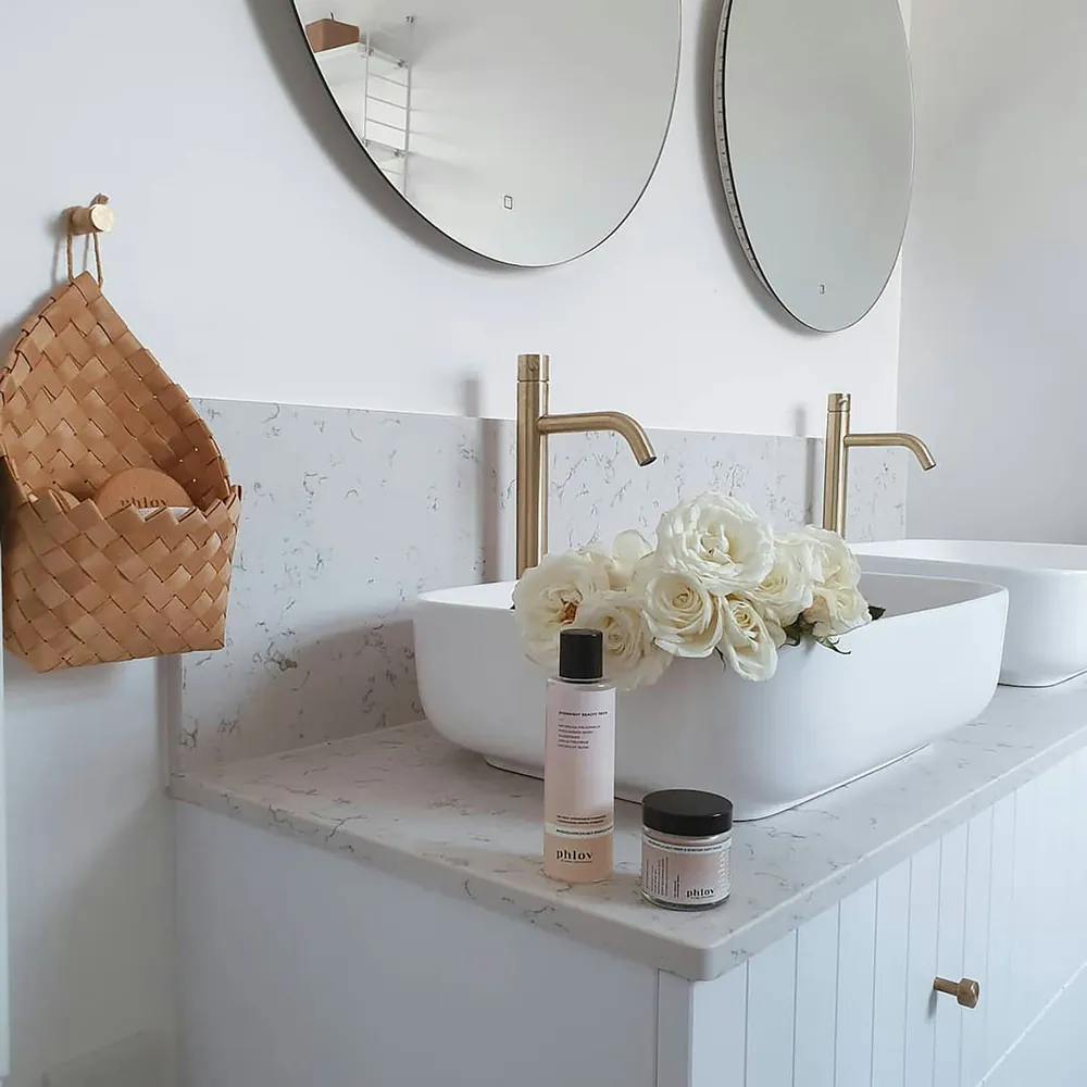 Lyra Silestone quartz with hardware