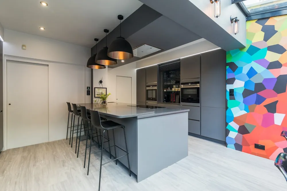 Marengo Silestone quartz with hardware