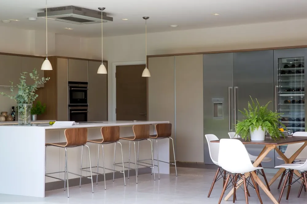 White North Silestone quartz waterfall edge